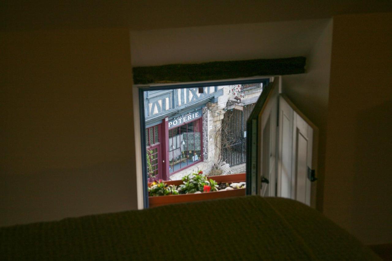 La Maison Des Corporations Bed & Breakfast