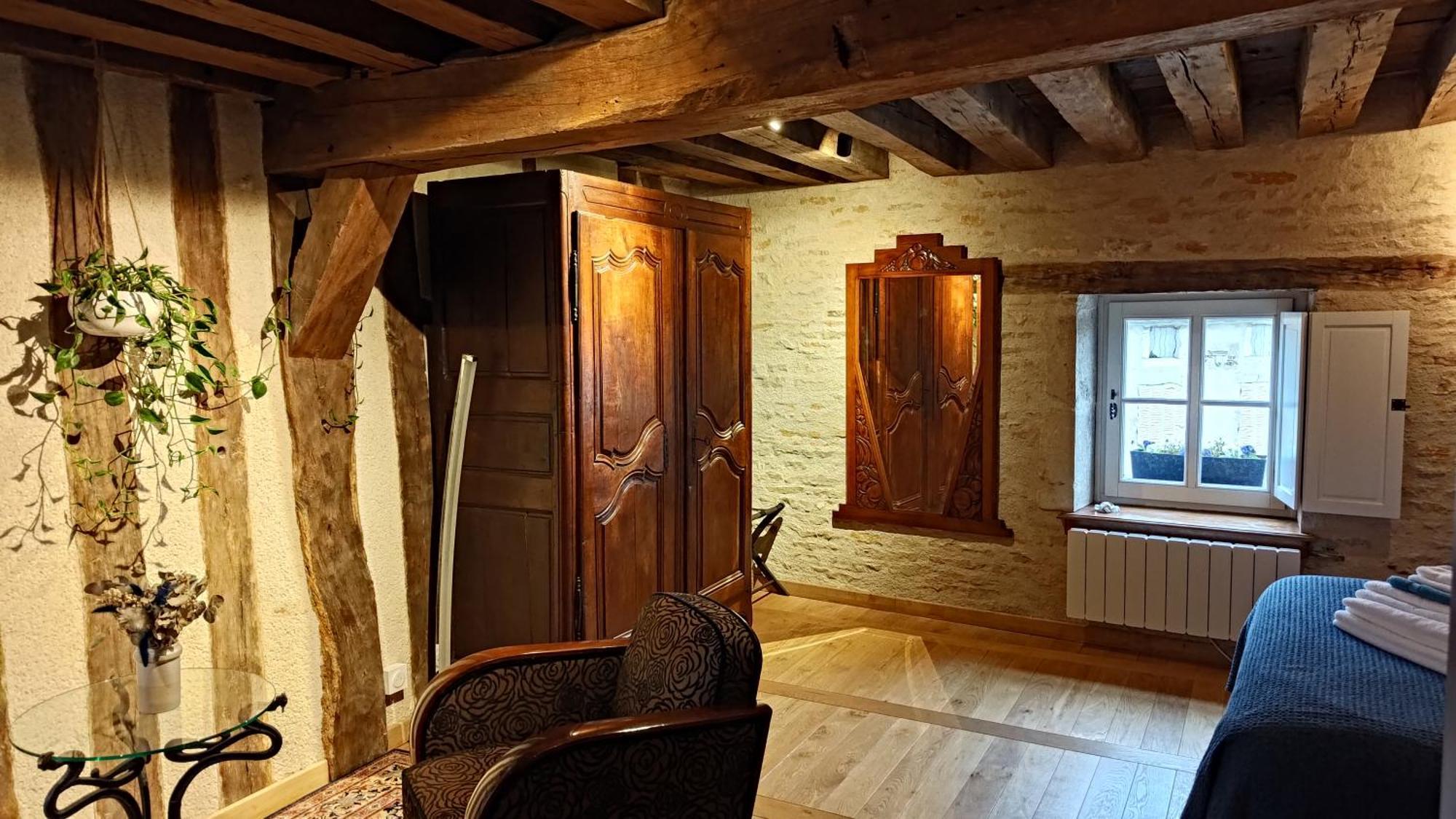 La Maison Des Corporations Bed & Breakfast